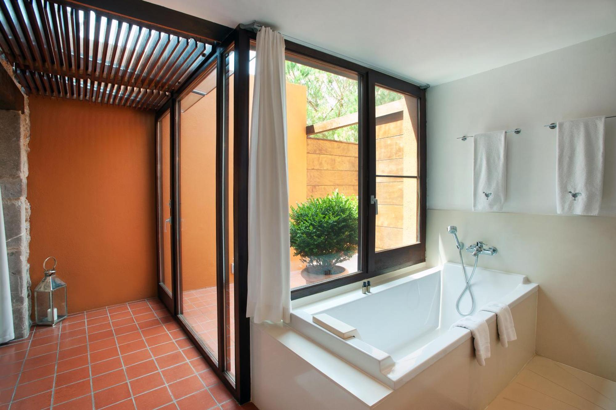 Mas Falgarona Hotel Boutique & Spa Avinyonet de Puigventós Стая снимка