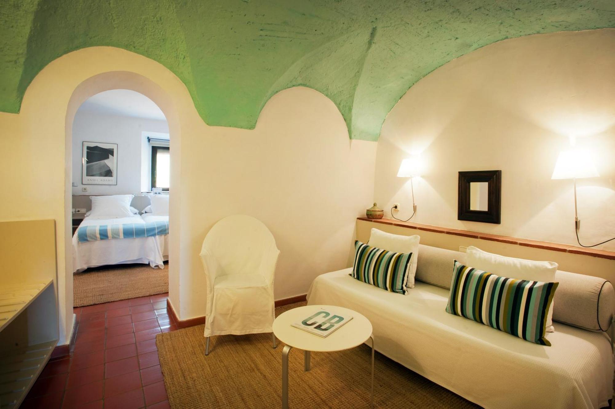 Mas Falgarona Hotel Boutique & Spa Avinyonet de Puigventós Стая снимка